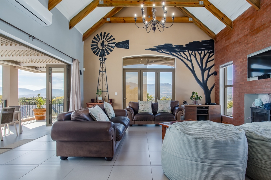 5 Bedroom Property for Sale in Lemoenkloof Western Cape